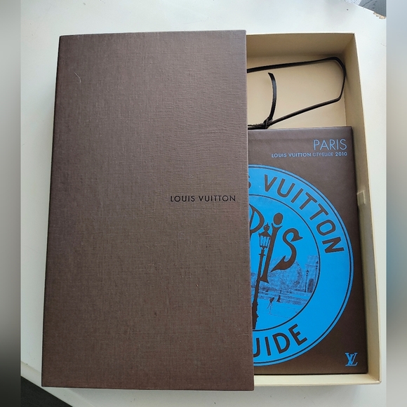 Louis Vuitton Paris city Guidebook With Box New Never Used! - Picture 1 of 12